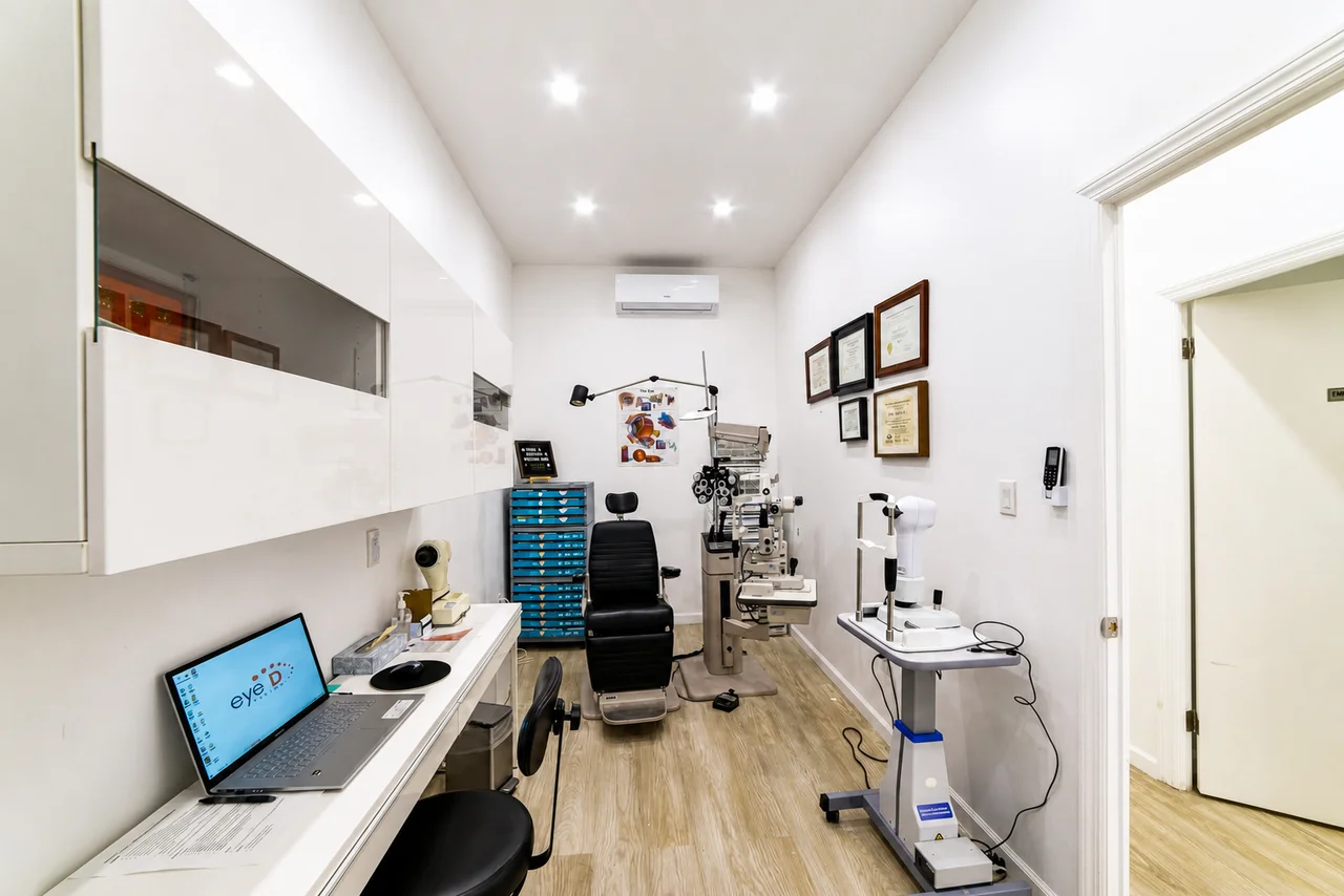 Eye examination room at Eye D Vision Bensonhurst